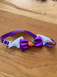 Collar de Halloween para mascota con alas de murciélago