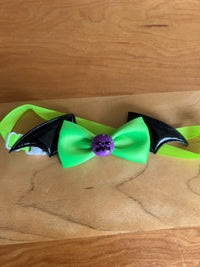 Collar de Halloween para mascota con alas de murciélago