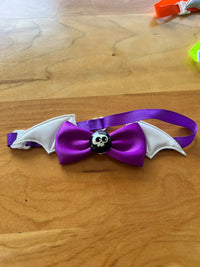 Collar de Halloween para mascota con alas de murciélago