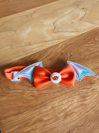 Collar de Halloween para mascota con alas de murciélago