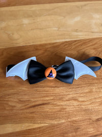 Collar de Halloween para mascota con alas de murciélago
