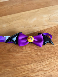 Collar de Halloween para mascota con alas de murciélago