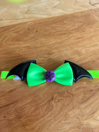 Collar de Halloween para mascota con alas de murciélago