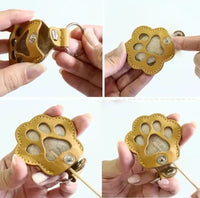 Llavero de Cuero con Forma de Patita - 6 cm